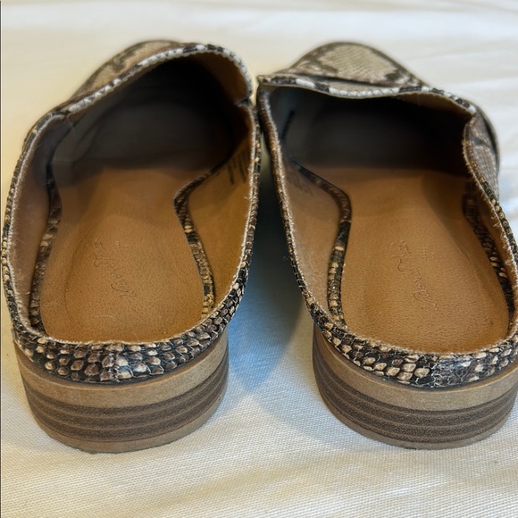 Universal Thread Brown and Black Snakeskin Loafers - Picture 5 of 6